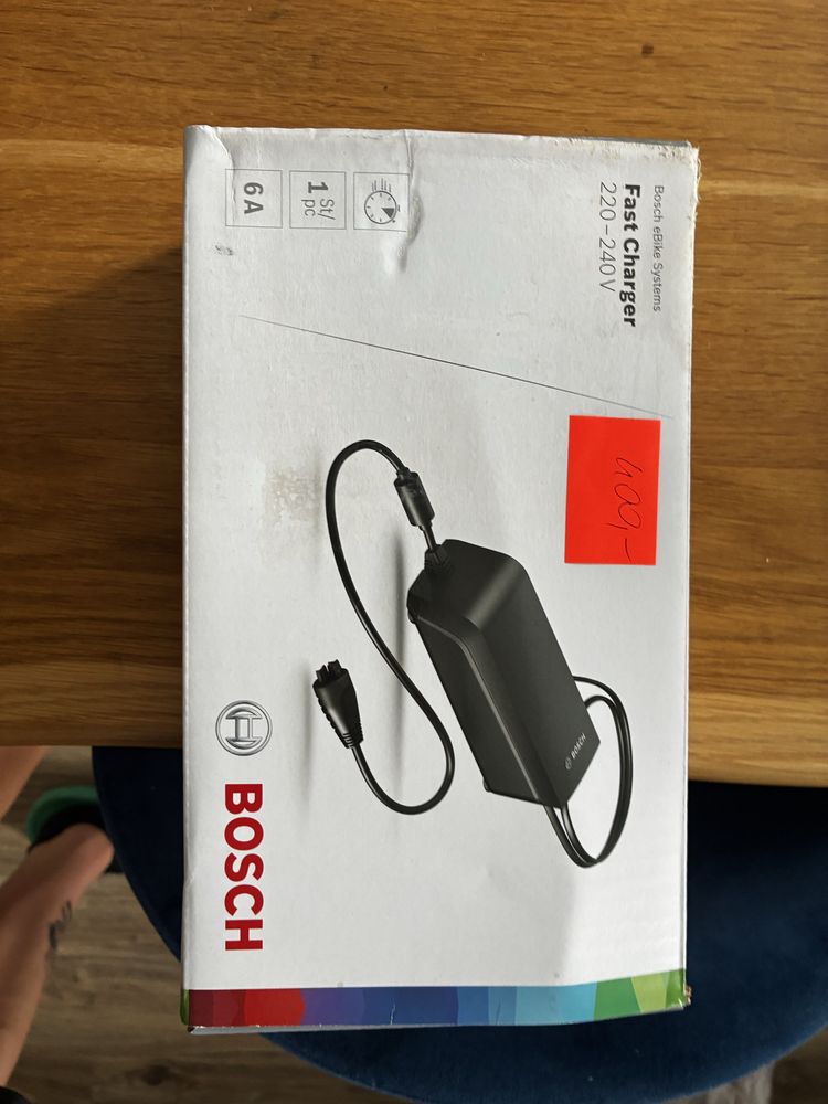 Ładowarka Bosch 6a do roweru nowa