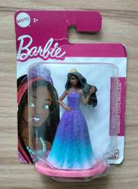 Barbie Dreamtopia - Mattel Barbie - Mini Doll - Rainbow Cove Princess