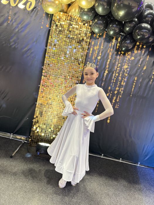 Продам платье с двумя юбками фирми FD