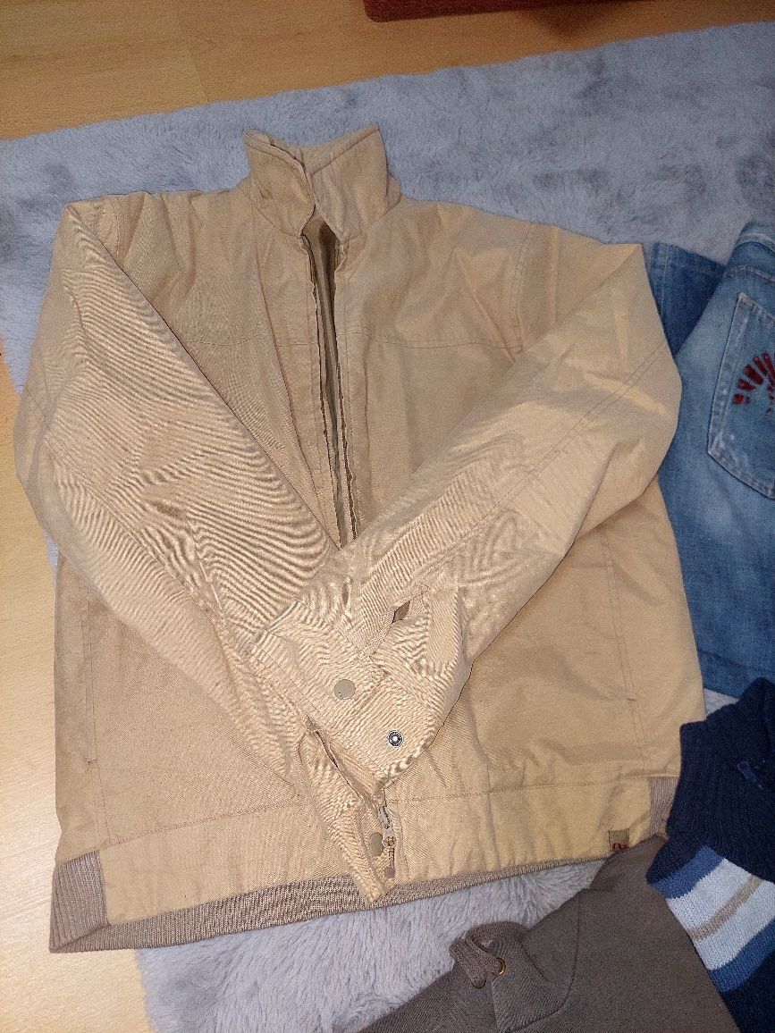 Conjunto de roupa de homem
