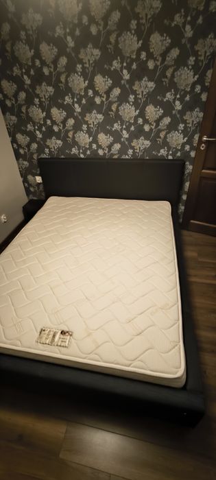 Tapicerowane łòżko 160x200 granat