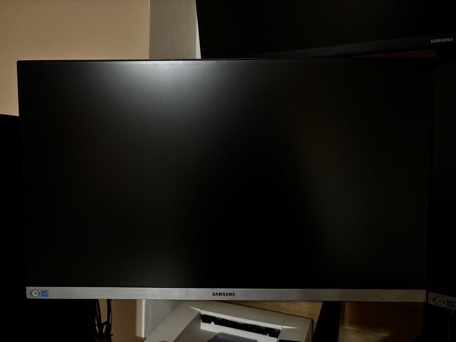 Монітор Samsung S24R650FDI