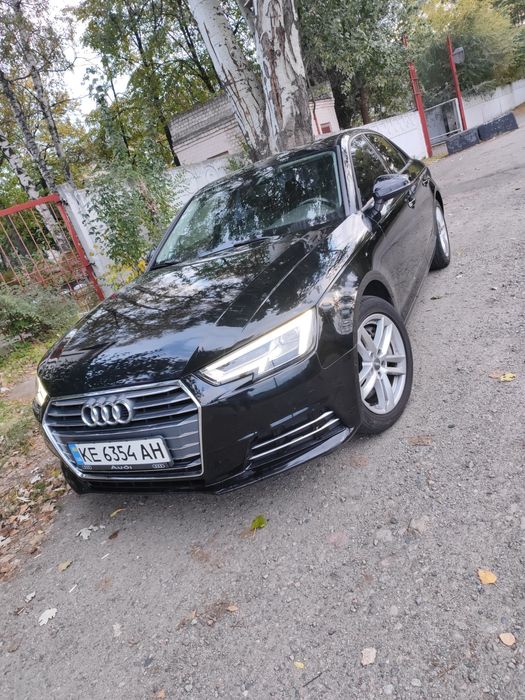 Audi A4 2017 года