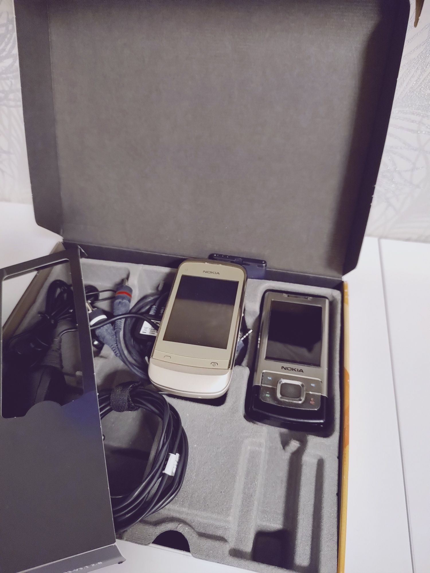 Nokia 6500s та Nokia C2 робоча.Коробка