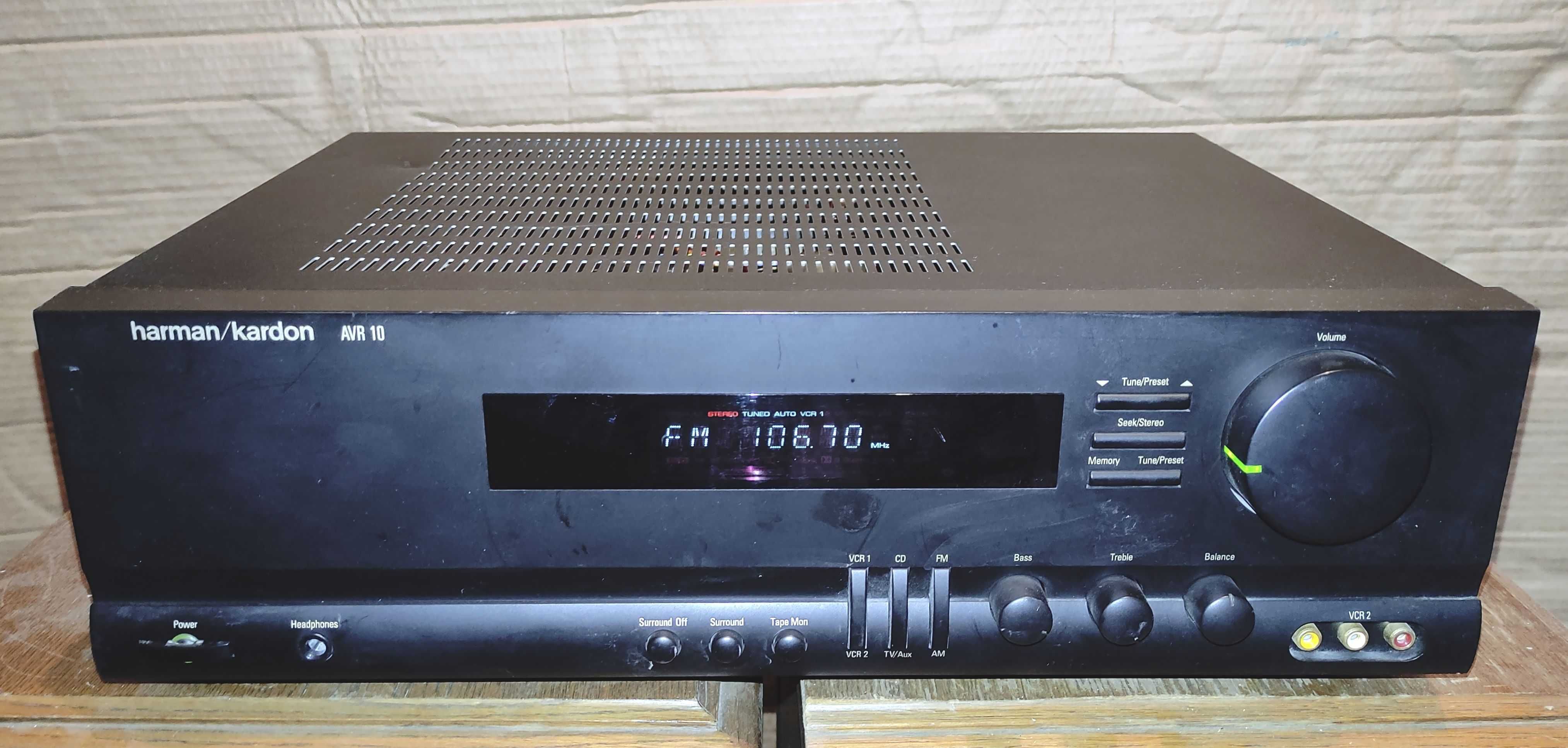 Amplituner HARMAN/KARDON stereo i kino