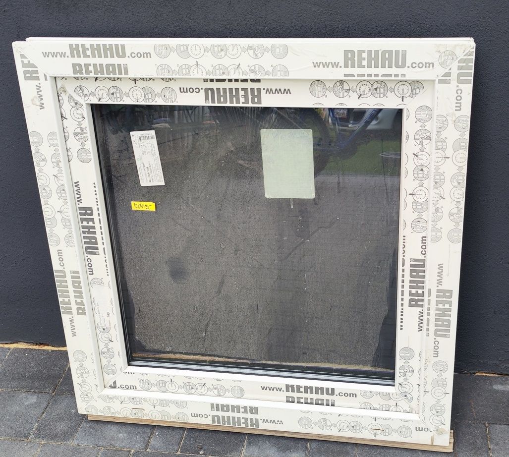 Okno nowe 82 cm x 82 cm Rehau  podwójna szyba