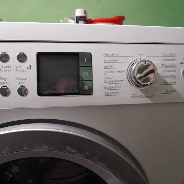 Продам машинку стиральну Bosch,