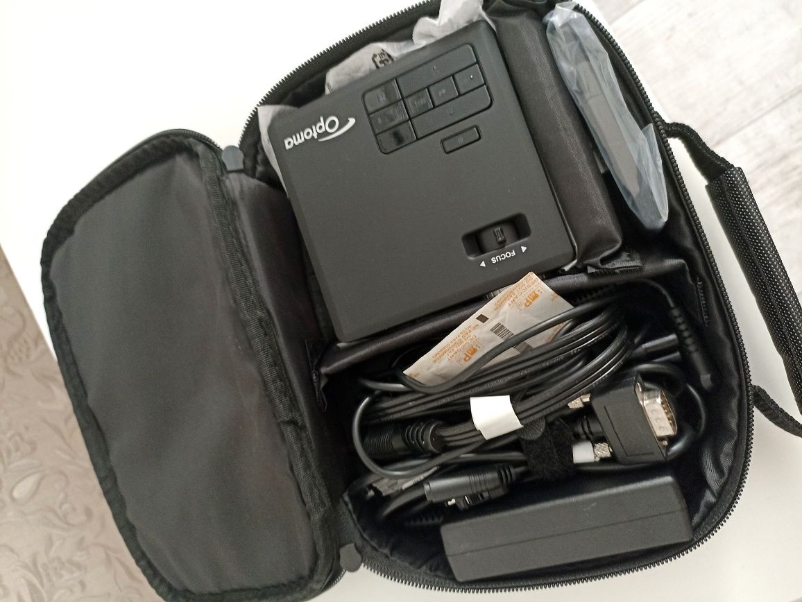 Optoma ML750 WXGA Portable LED 750 Lumen Hdmi Projeector