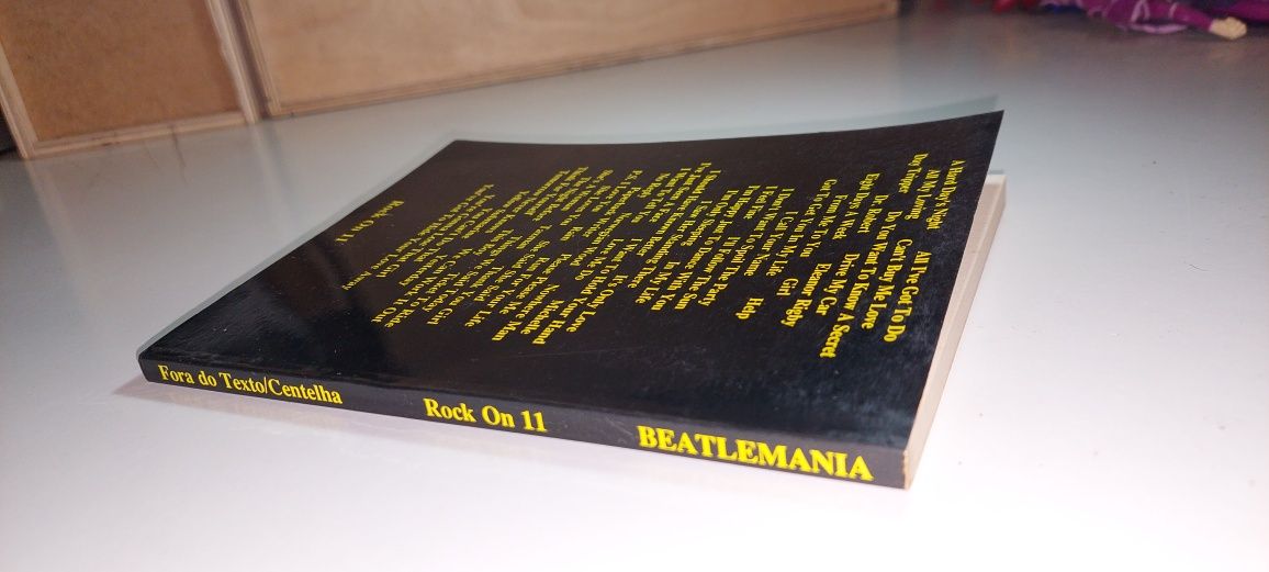 Beatlemania, Poemas dos Beatles (Fora do Texto/Centelha)