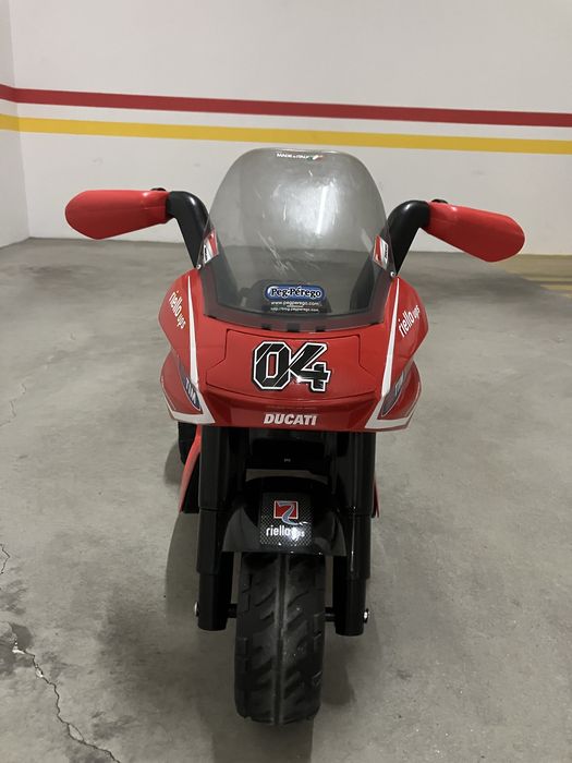 Mota a bateria para criança