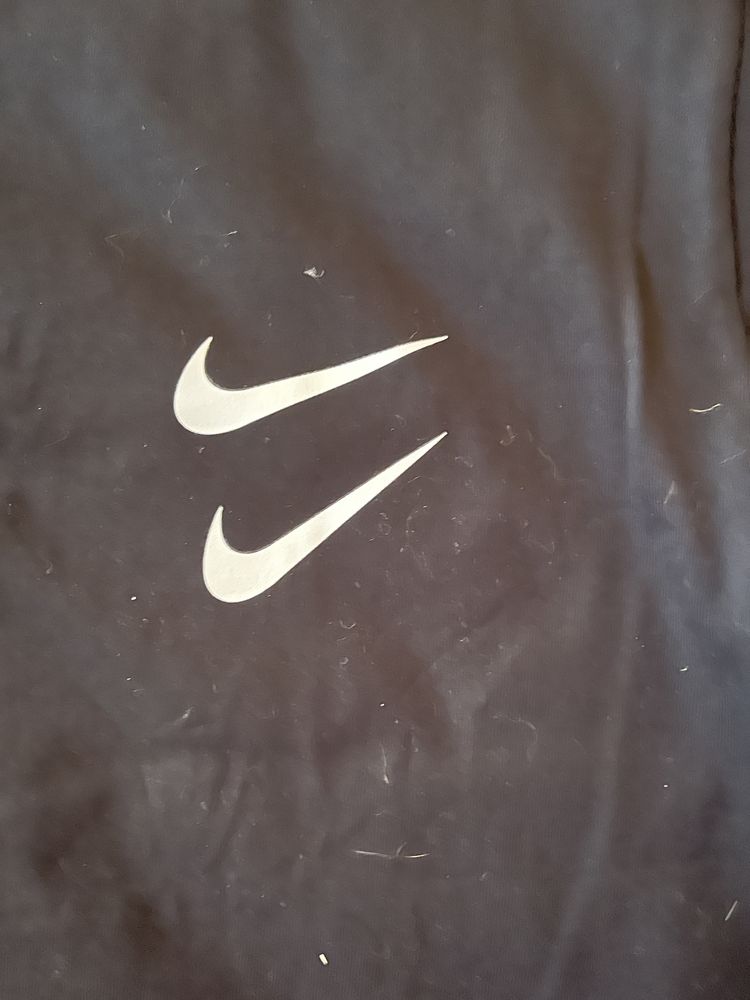 Czarna koszulka nike