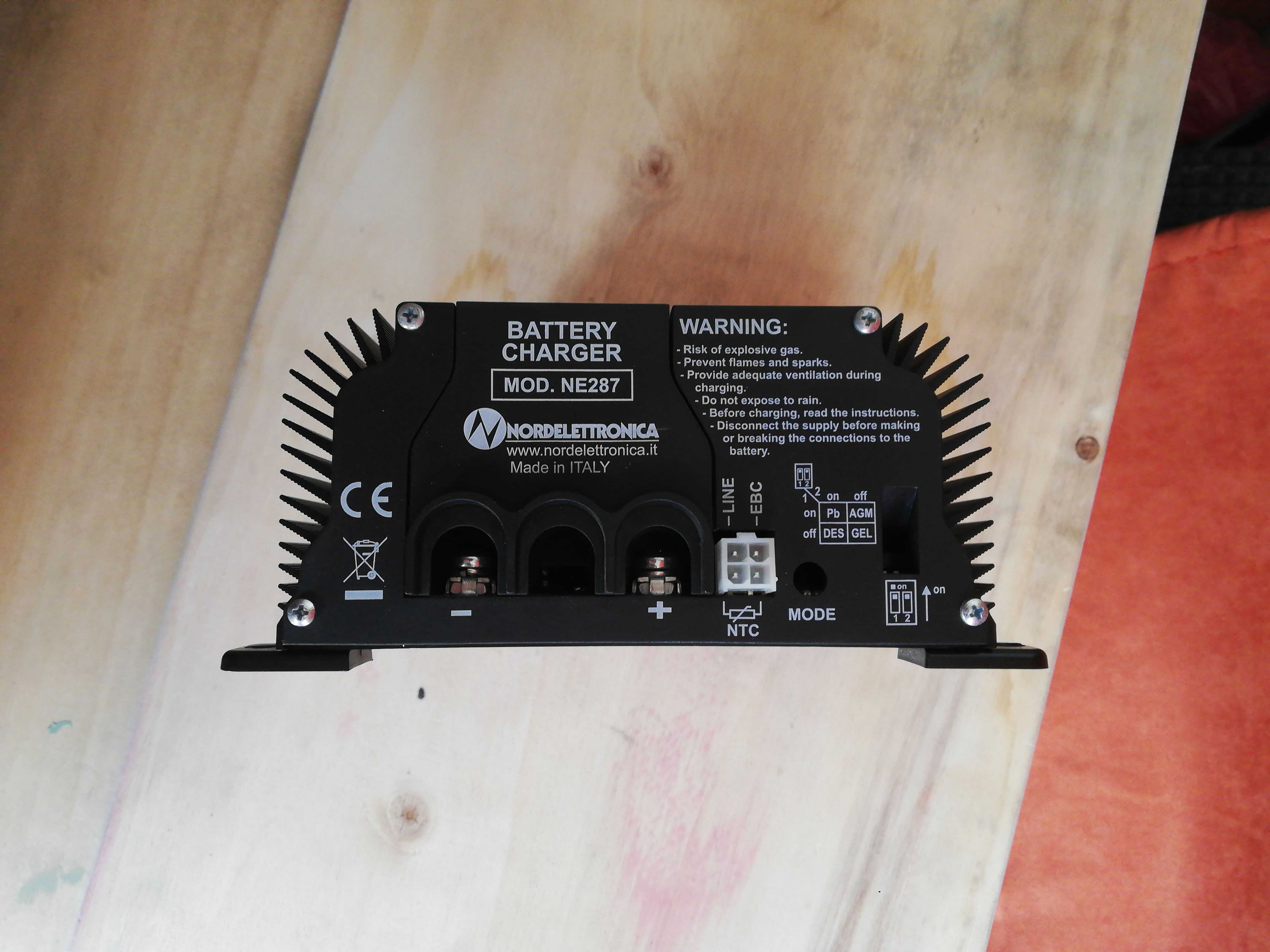 Nordelettronica NE287 - ładowarka do 12V - z kampera (AC-DC)