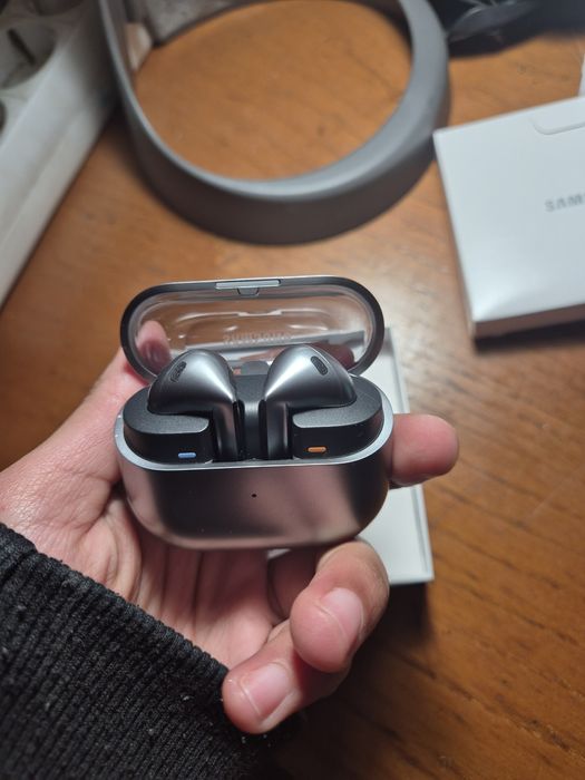 Galaxy  Samsung buds 3