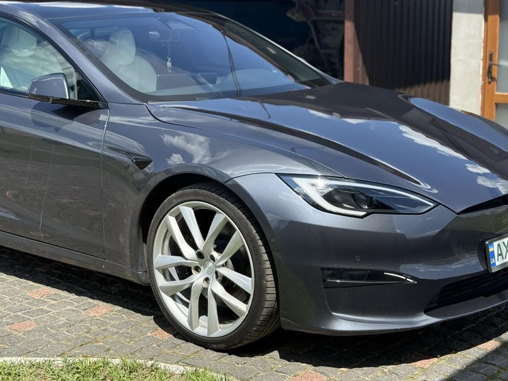 Tesla Model S 11/2022