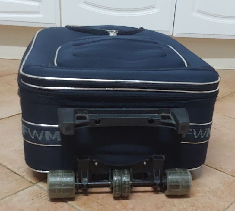 MALA DE VIAGEM DE PORÃO E CADEADO CÓDIGO.Casa,Viagens,Passeio,Mudanças