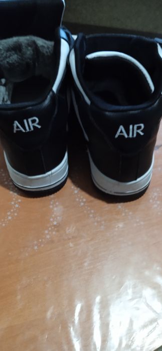 Продам, зимние кроссовки унисекс. Размер 40-41,