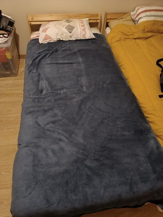 2 Camas individuais com colchão