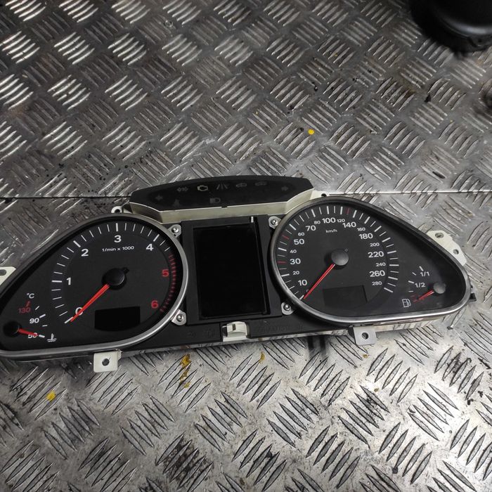 Licznik Zegary Audi A6 C6 2,7 TDI