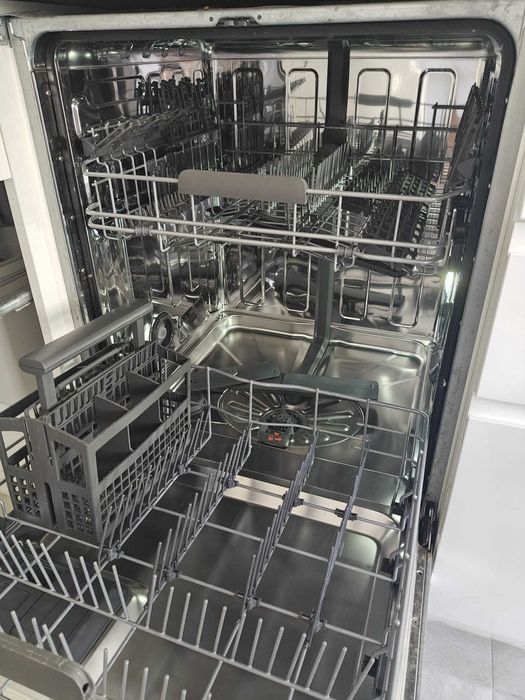 Maquina de lavar loica integrada IKEA como novo