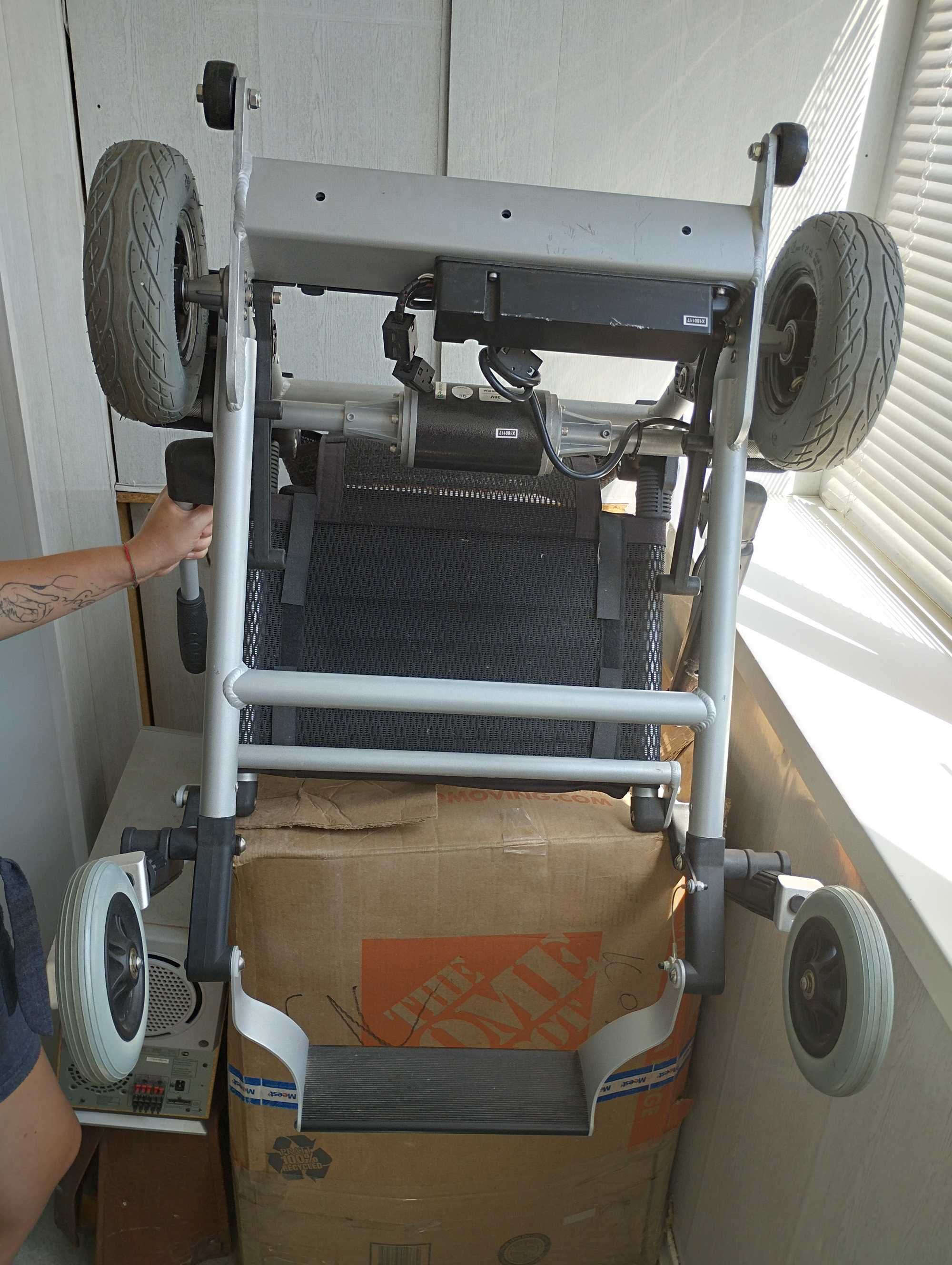 Продам автоматическую инвалидную коляску Zinger (Германия)