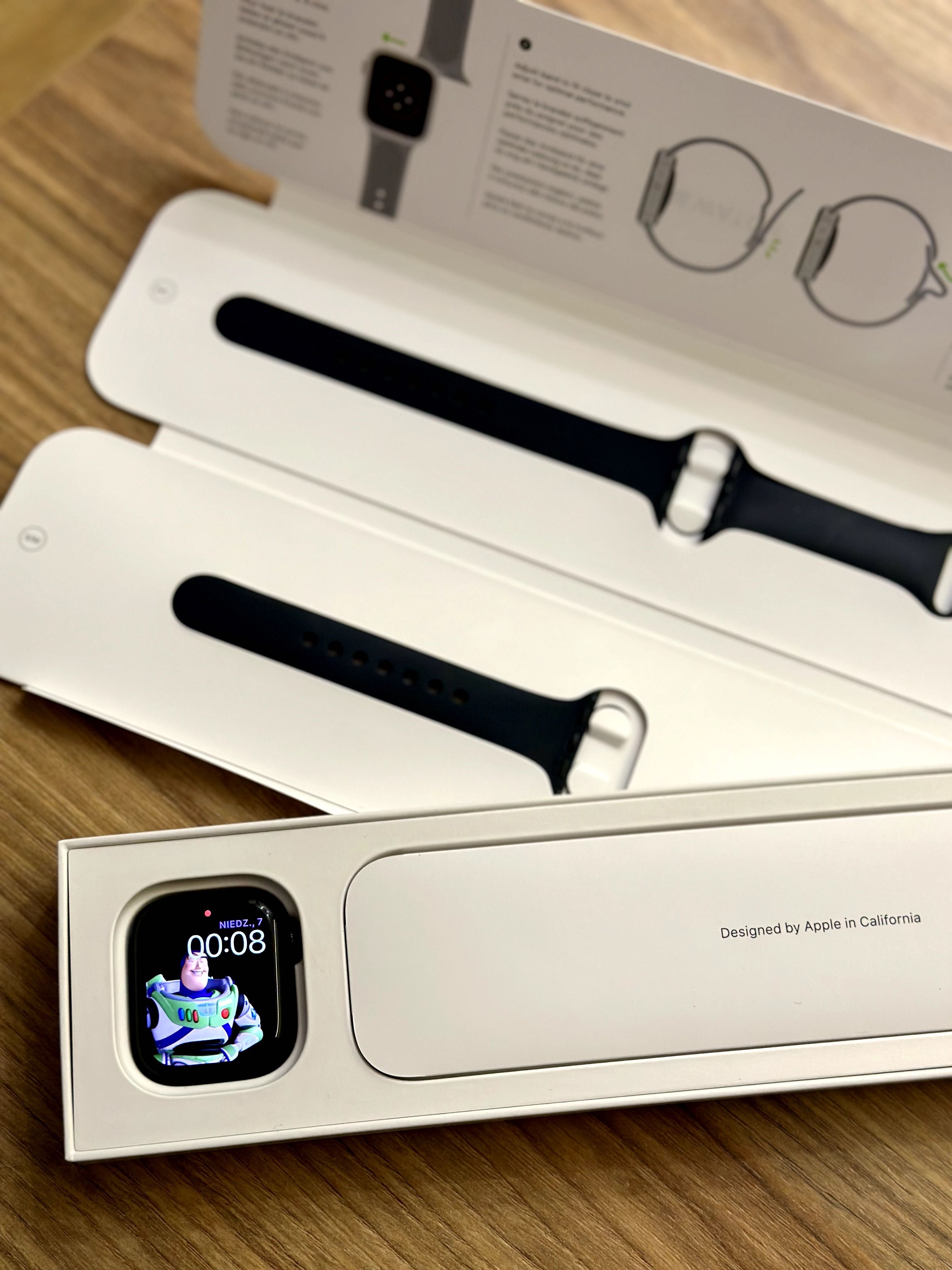 Apple Watch Series 7 GPS + Cellular