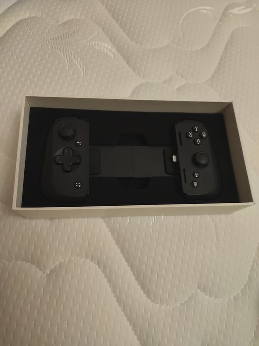 Універсальна мобільна ігрова консоль Razer Kishi V2 for iPhone