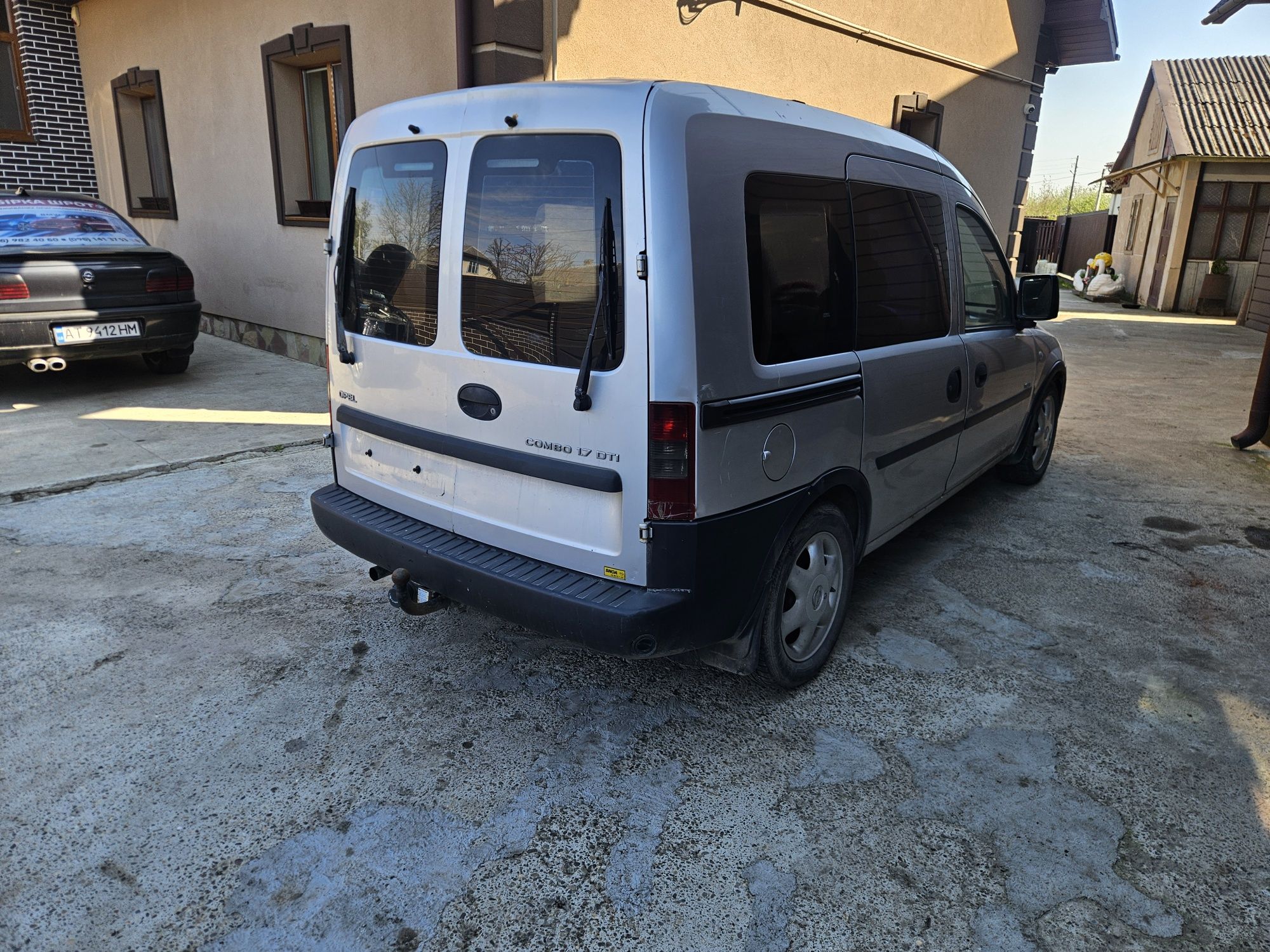 Розбирається Опель Комбо Ц Opel Combo C 1.6 бензин інжектор Z16SE