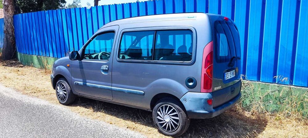 Renault Kangoo 1.4 gasolina, ano 1999, 5 lugares