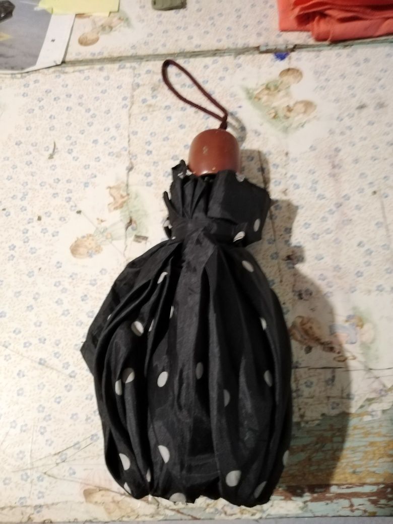 Vendo chapéu de chuva bom estado