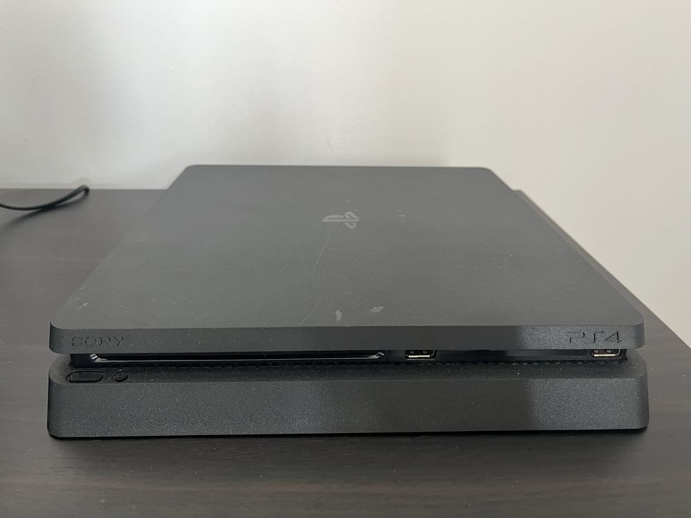 Playstation 4 slim 1tb