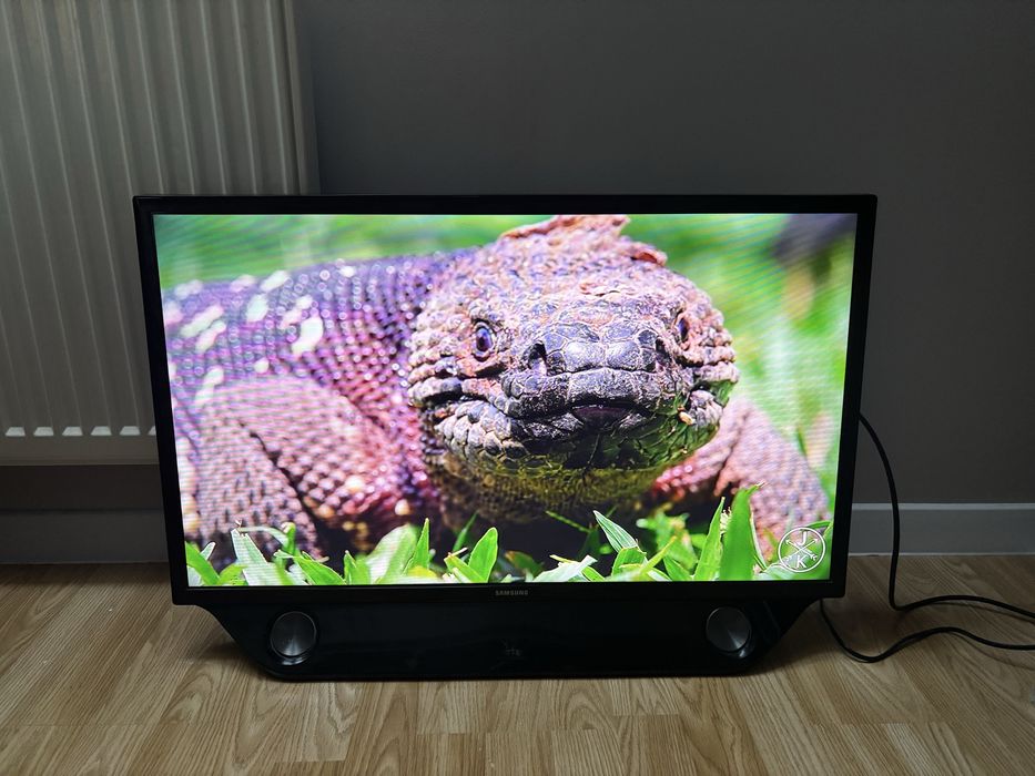 Телевізор Samsung UE32F4800AW