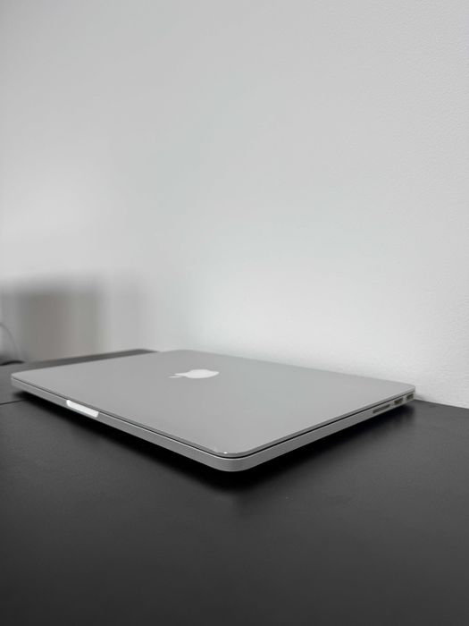 Macbook Pro 2015 (і5/8gb/256 ssd) Гарантія .