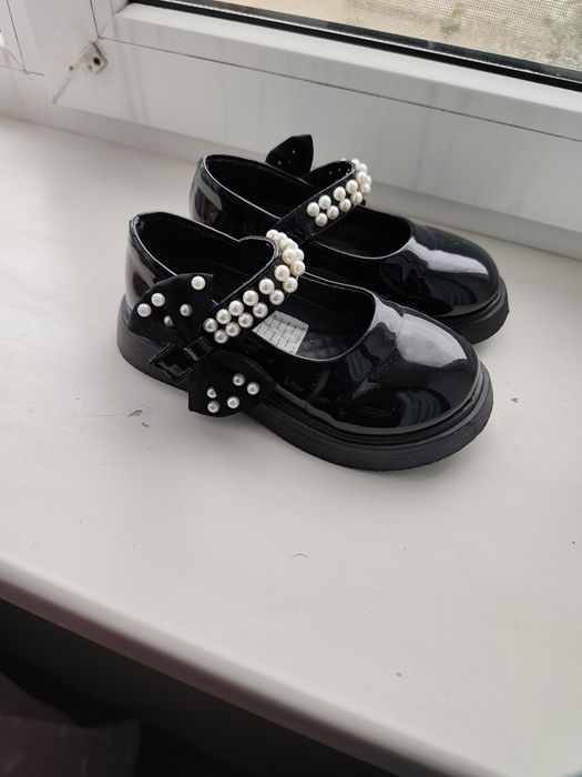 Туфлі на дівчинку