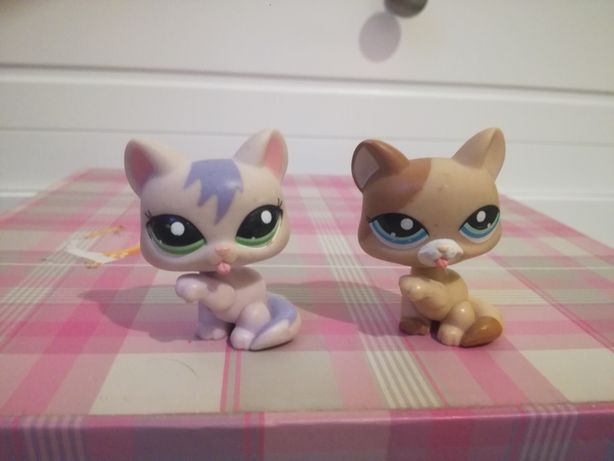 Dwie figurki Pet Shop.