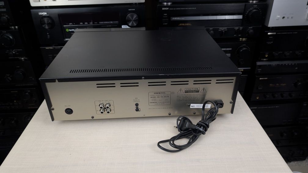 Onkyo Integra TA-2570 Wysokiej klasy magnetofon kasetowy 3-głowicy