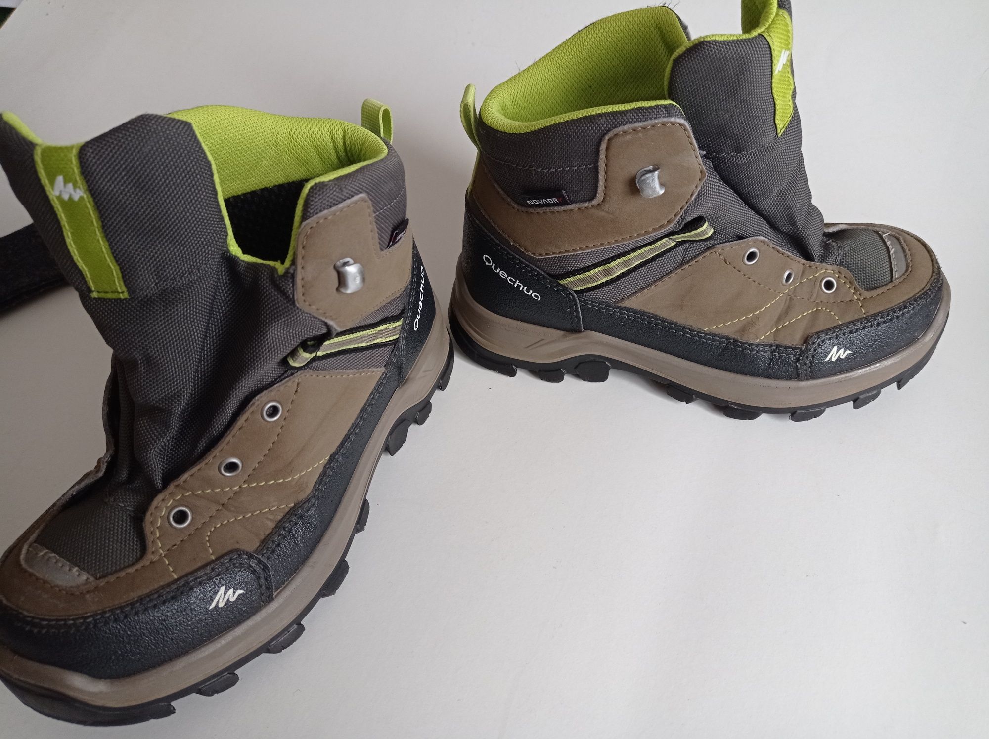 Trapery trekkingowe buty Quechua Decathlon 31