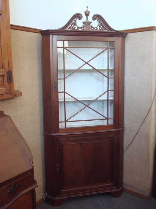 Vitrine, Cantoneira com iluminação