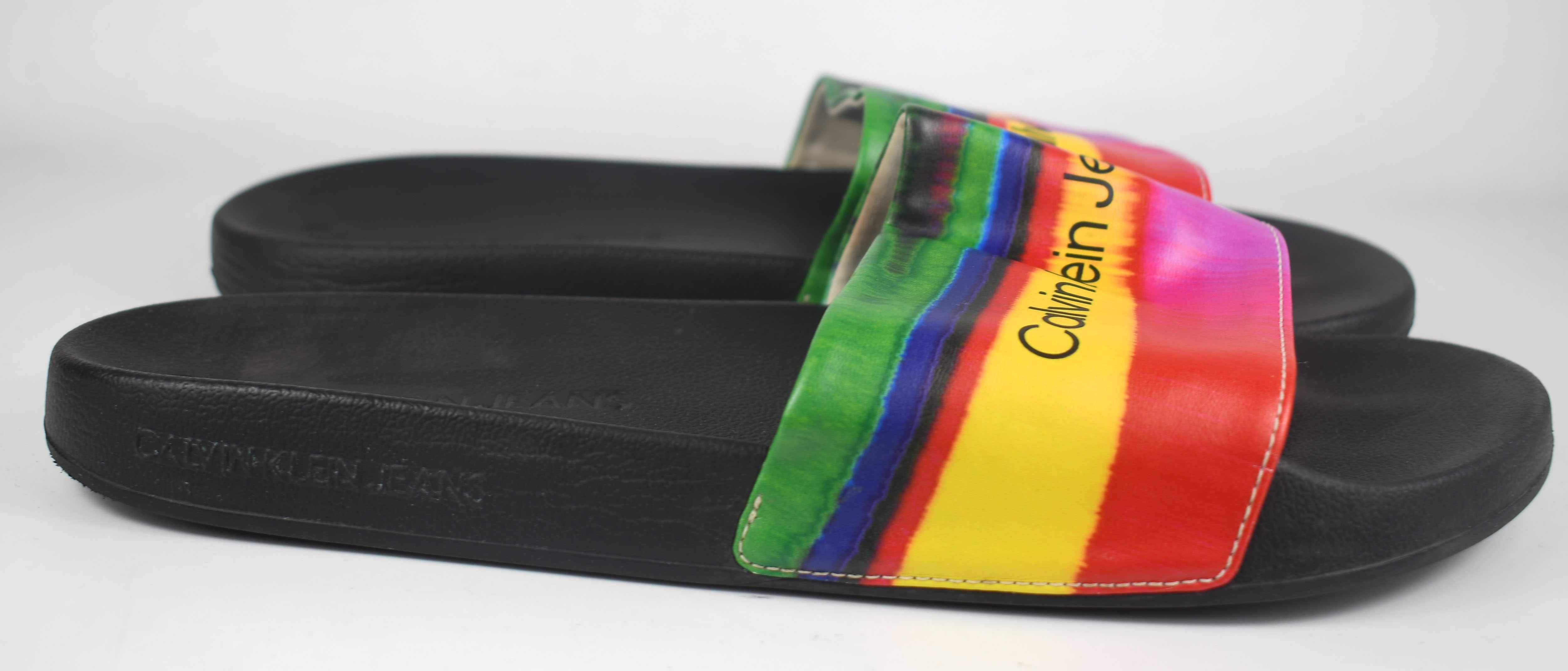 Używane klapki Calvin Klein cap pride slide print roz. 43