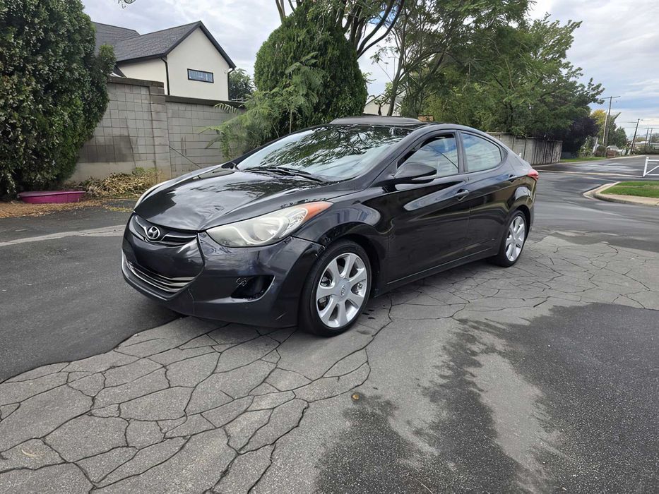 Hyundai Elantra      2013