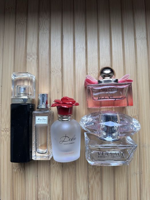 Zestaw pięciu oryginalnych pustych flakonów po markowych perfumach