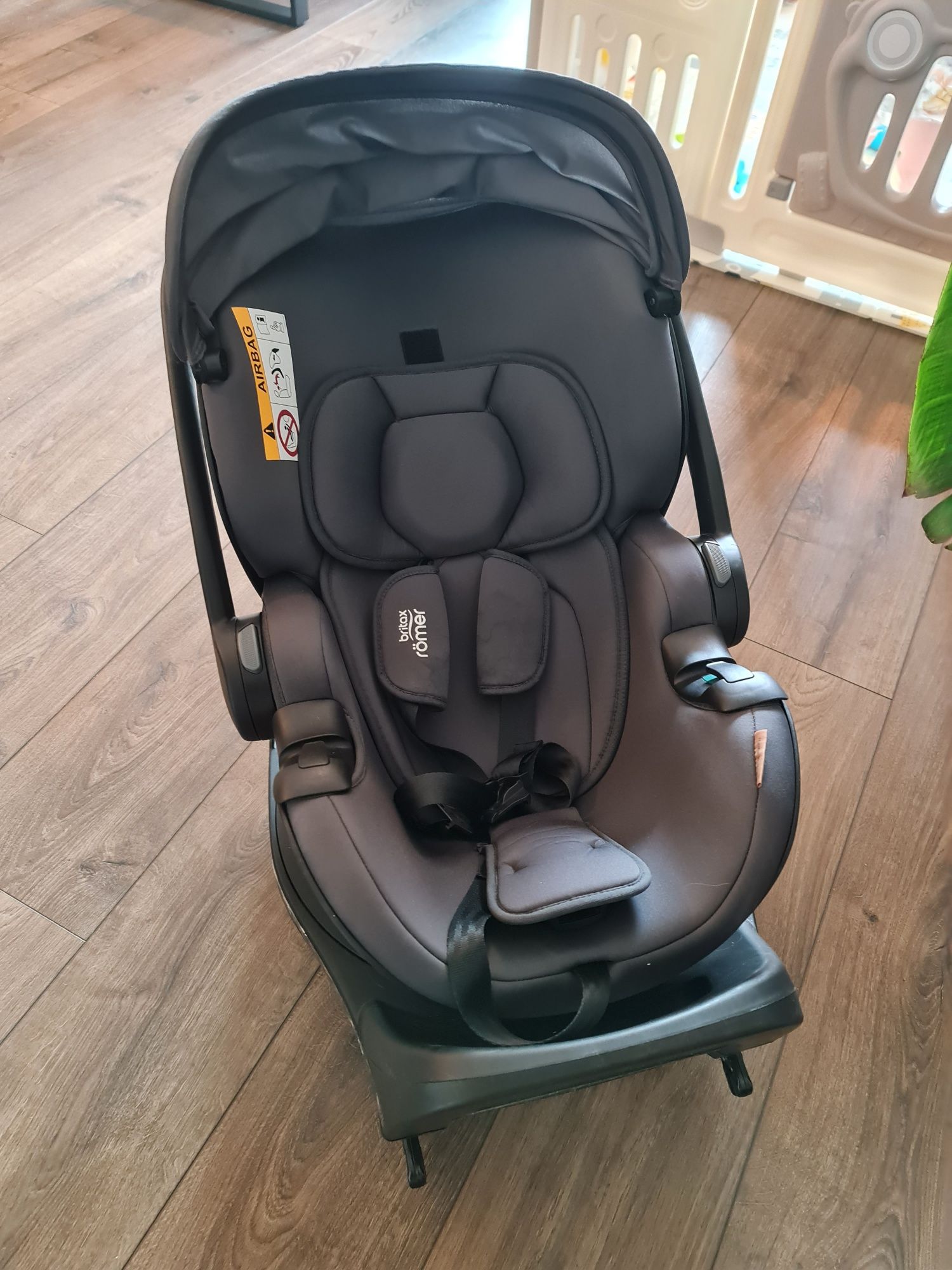 Britax Romer Baby Safe Pro fotelik 0-13kg + baza Vario 5Z