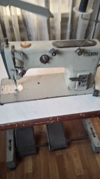 Швейна машинка промислова