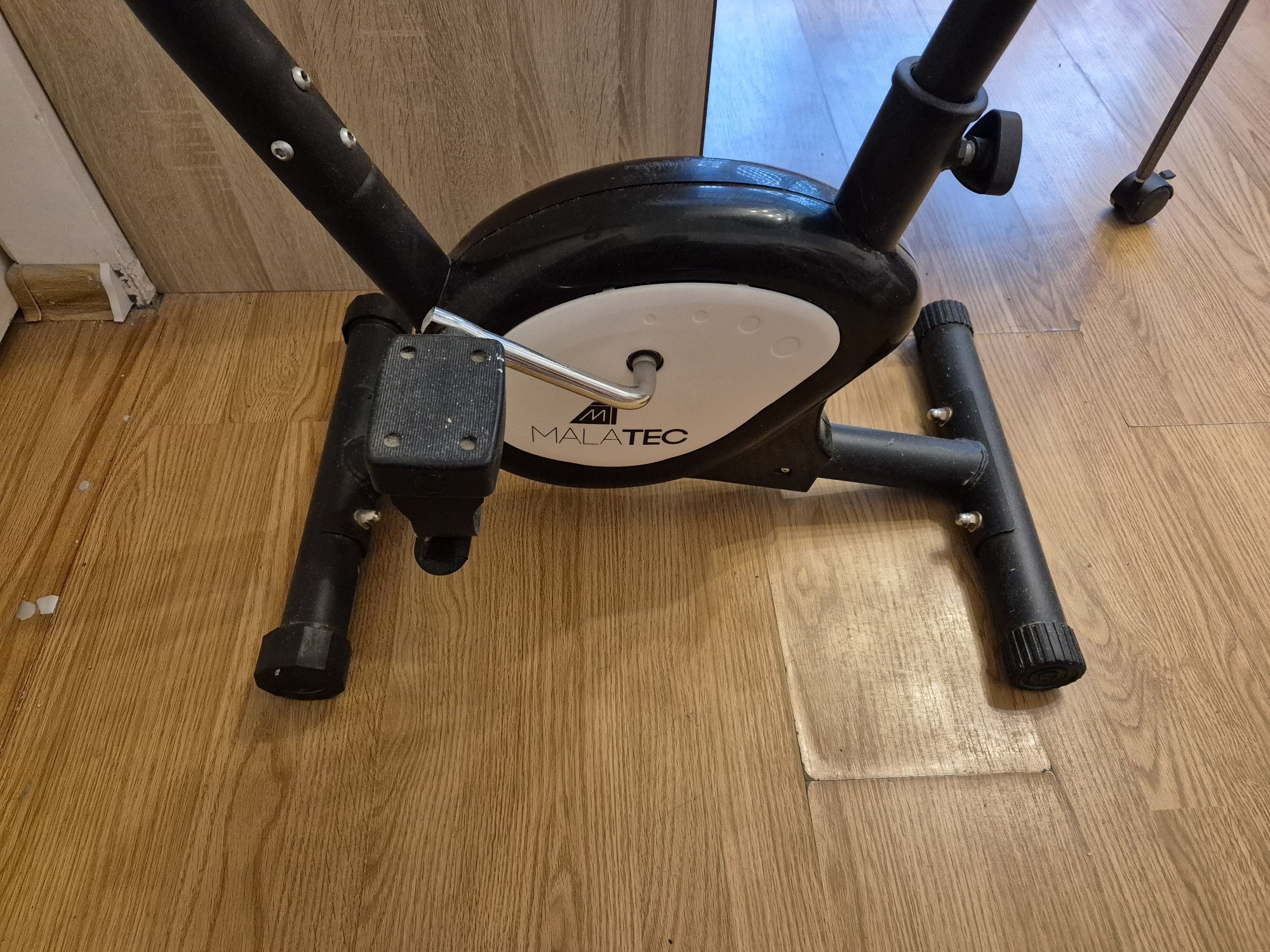 Rower stacjonarny MALATEC uchwyt na telefon