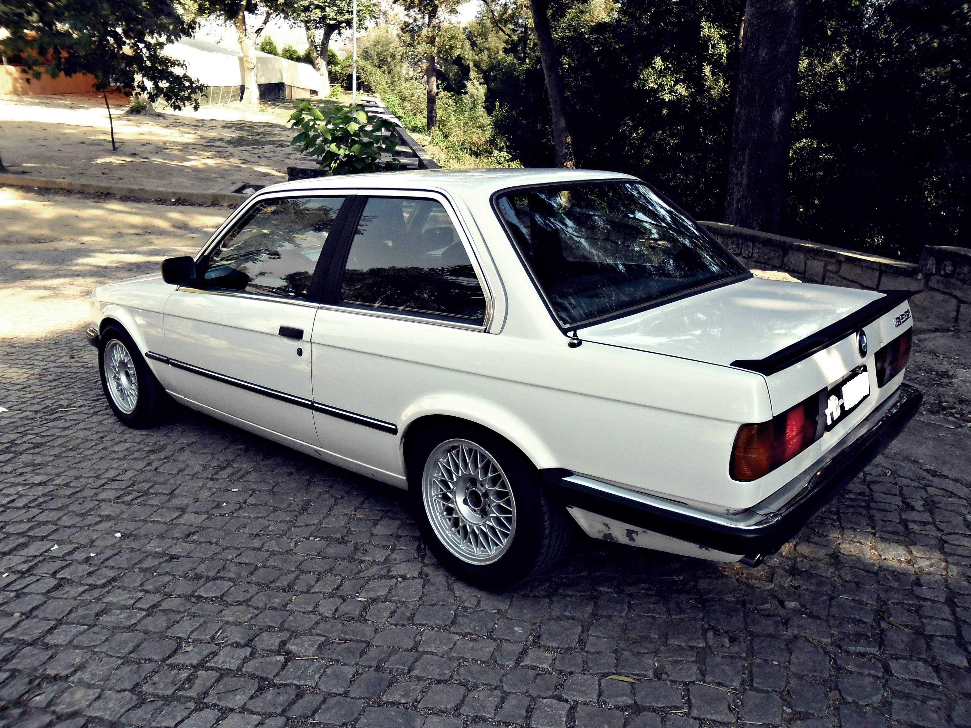 BMW 323i E30 Coupe