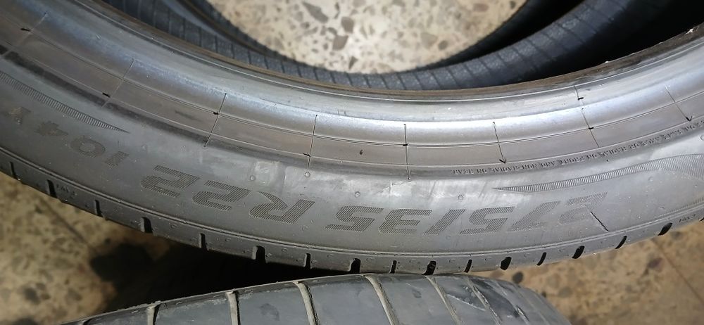 Pneus 275-35-R22  marca pirelli como novos
