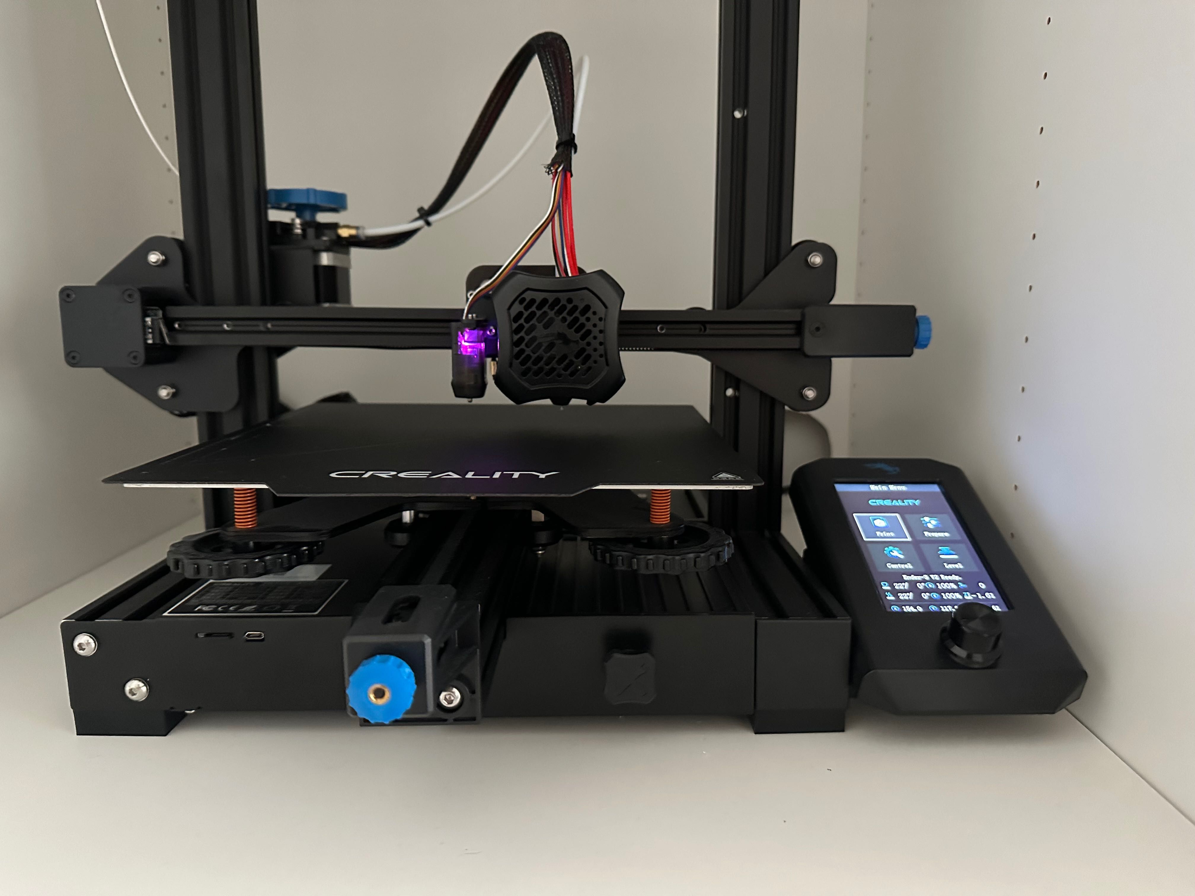 Drukarka 3D Creality Ender 3 v2; CR Touch; super stan