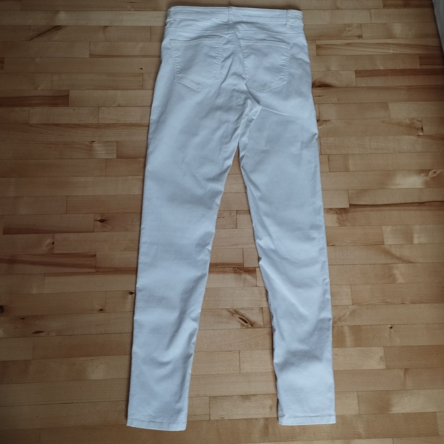 Białe dżinsy skinny H&M 38