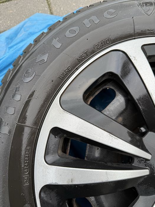 Koła z oponami zimowymi 195/60R15 Firestone
