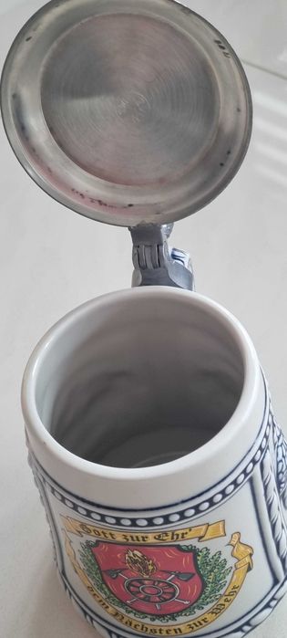 Piekny kufel strażacki..