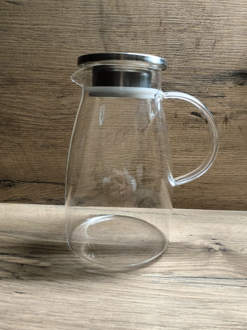 Dzbanek 1.5l z pokrywką